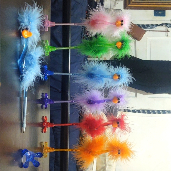 Bird Pens - Picture 1 of 3